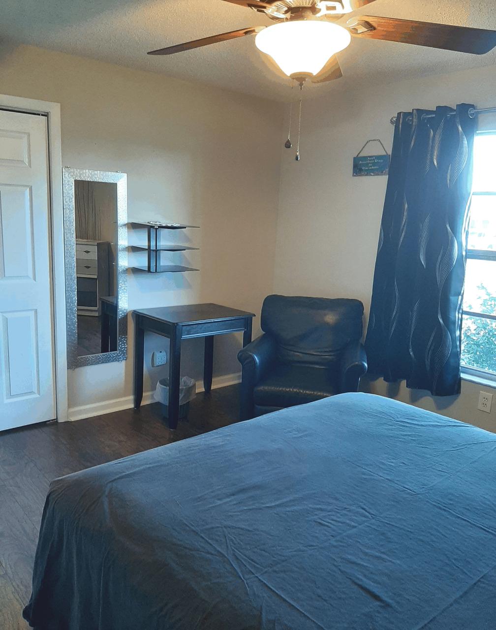 Profile photo 7 of 10