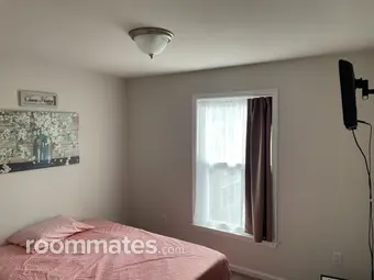 Room for rent in Fredericksburg, VA $900, house