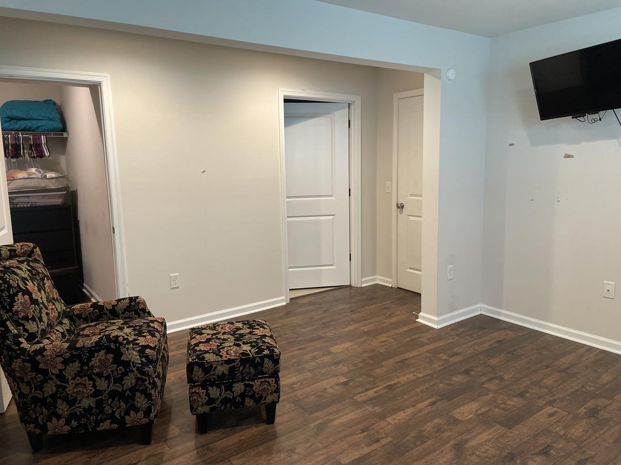 Profile photo 3 of 14