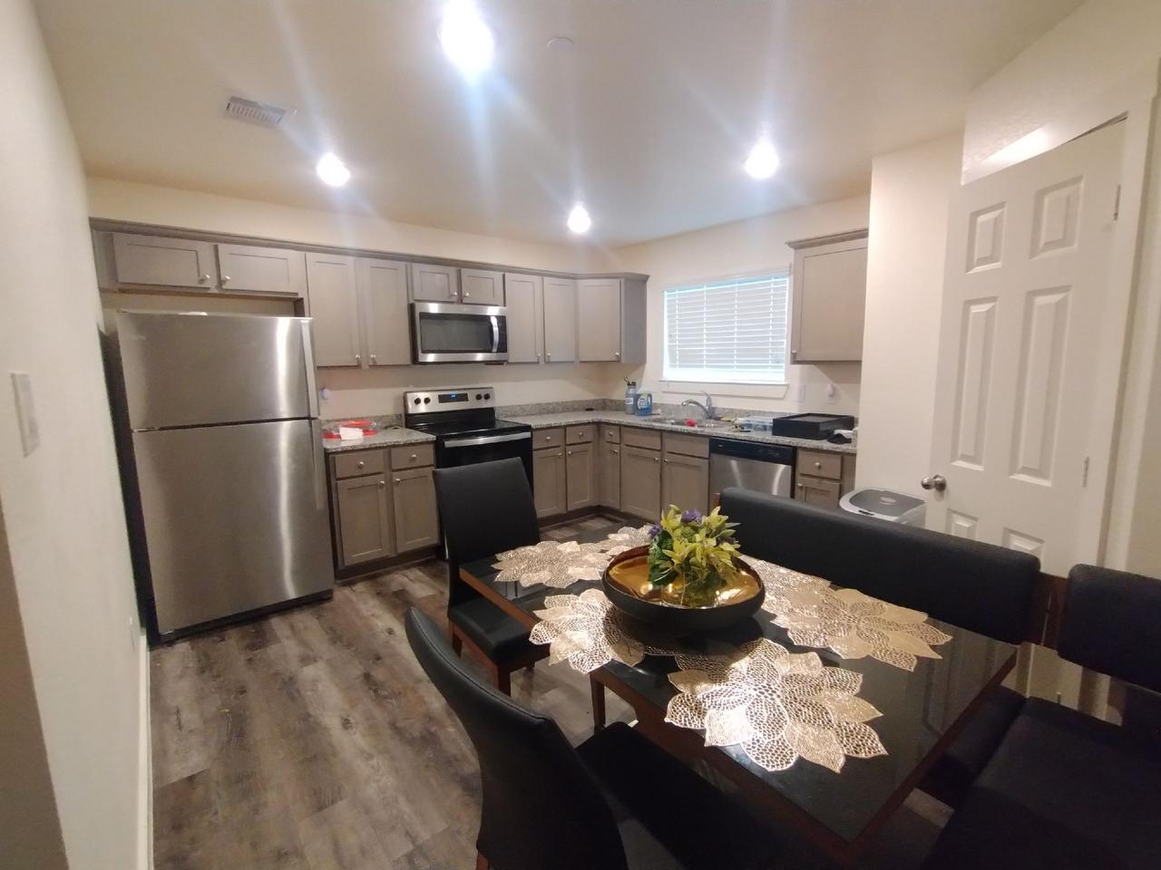 Profile photo 6 of 15