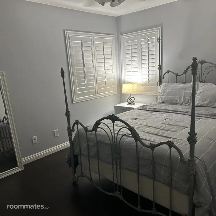 Room for rent in Fontana, CA $900, house