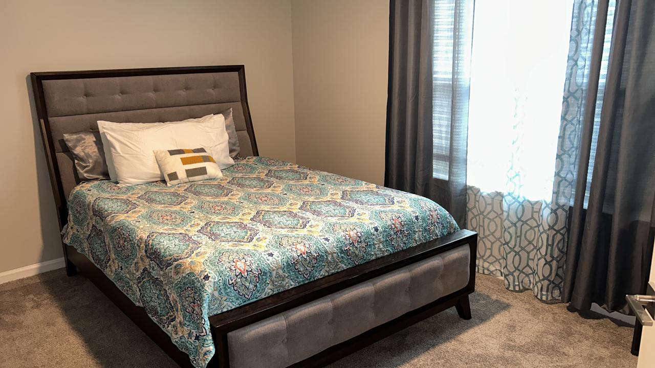 Profile photo 11 of 11