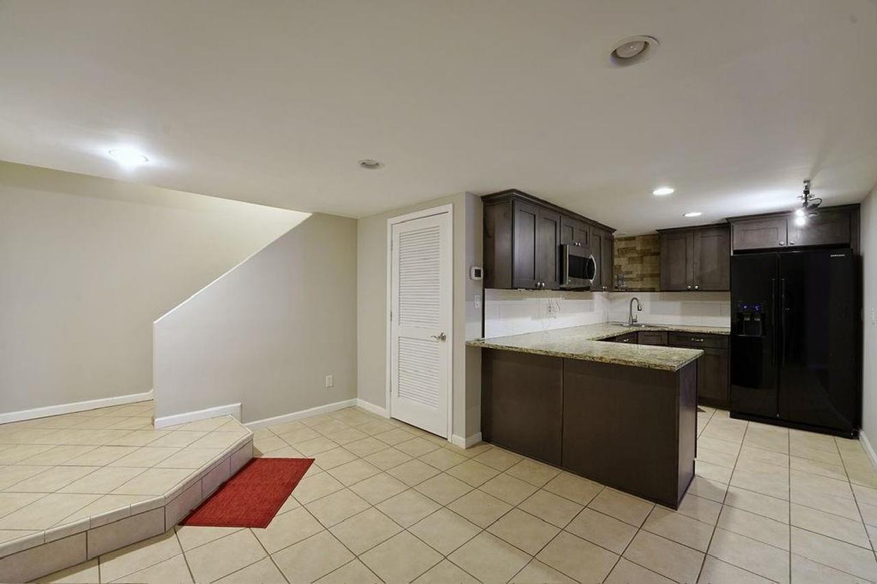 Profile photo 8 of 12