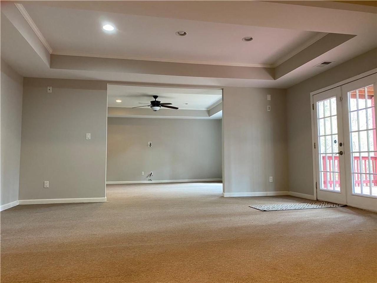 Profile photo 7 of 12