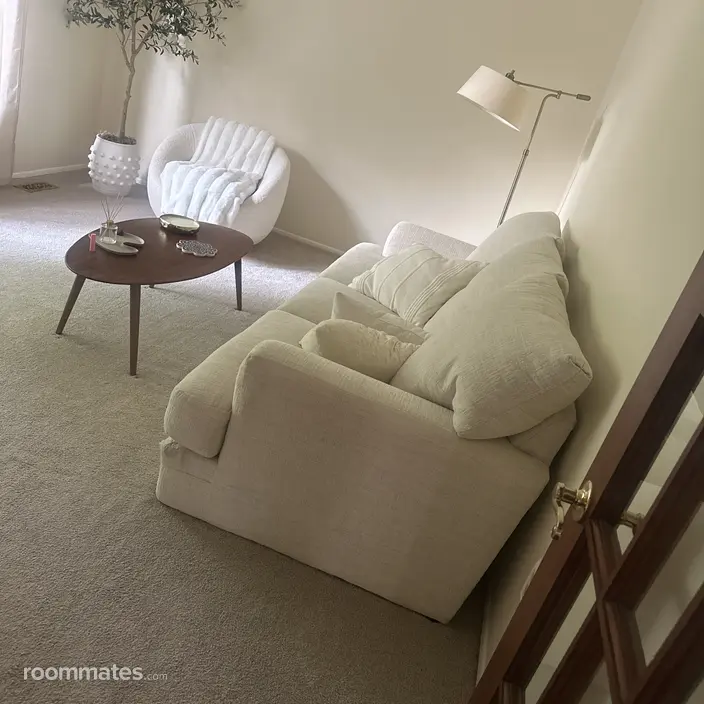 Room for rent in Livonia, MI $750, house