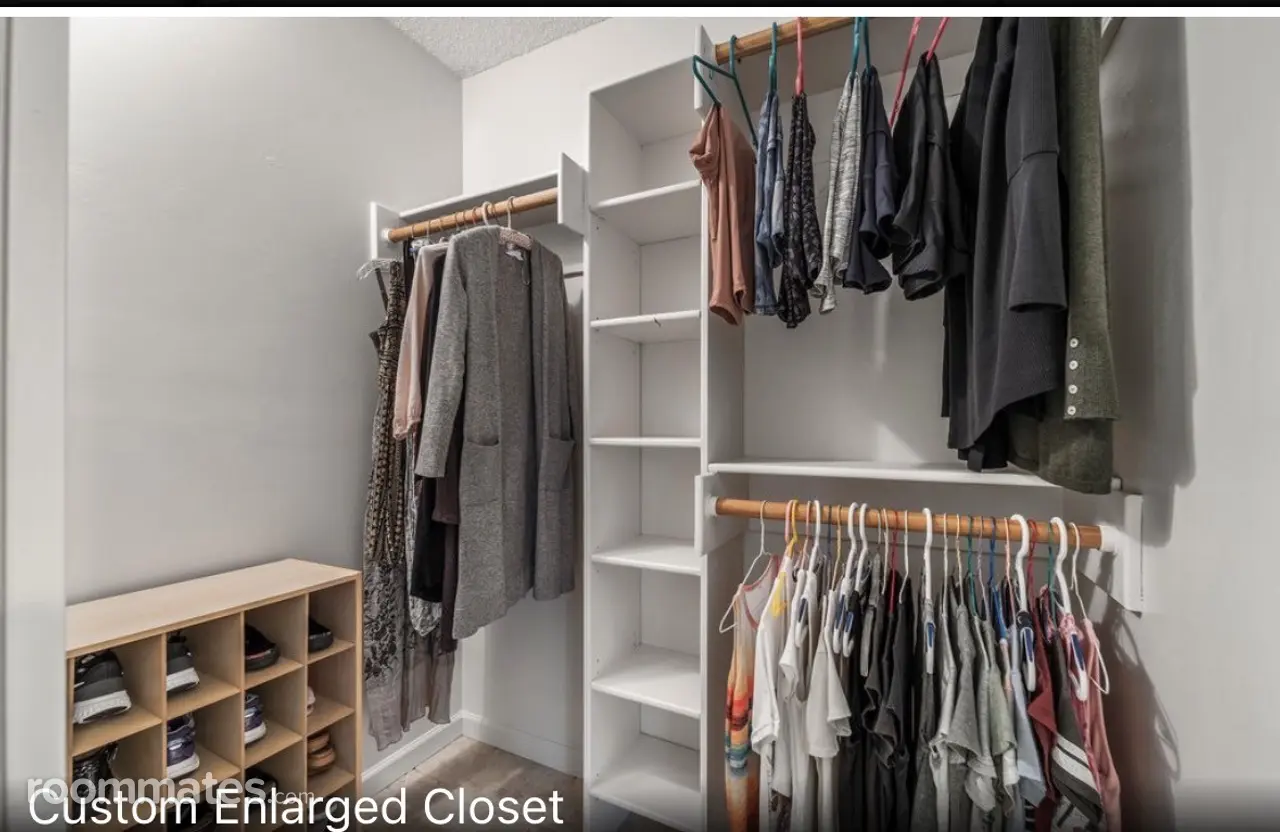 Profile photo 4 of 11