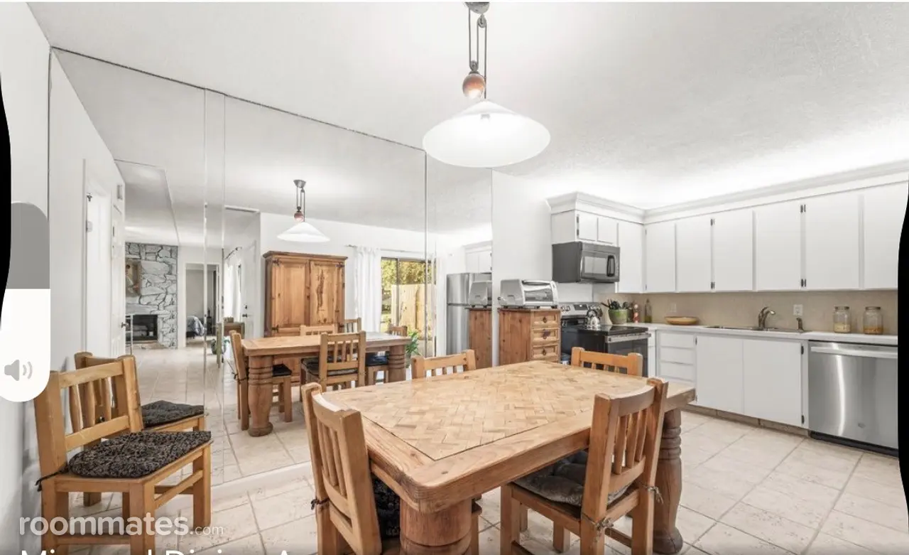 Profile photo 8 of 11