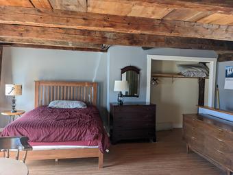 Room for rent in Pittsfield, NH $1000, house