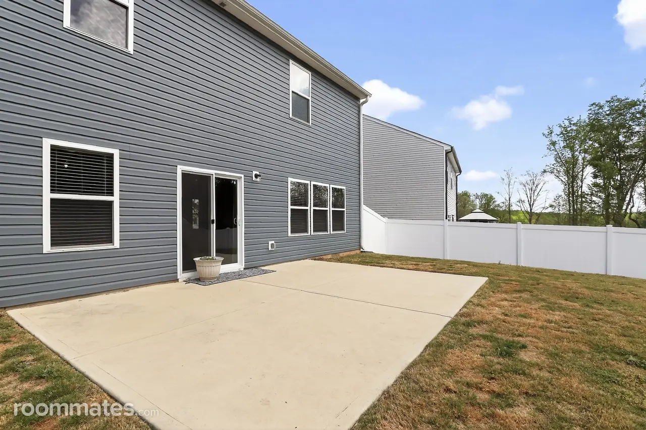 Profile photo 10 of 11