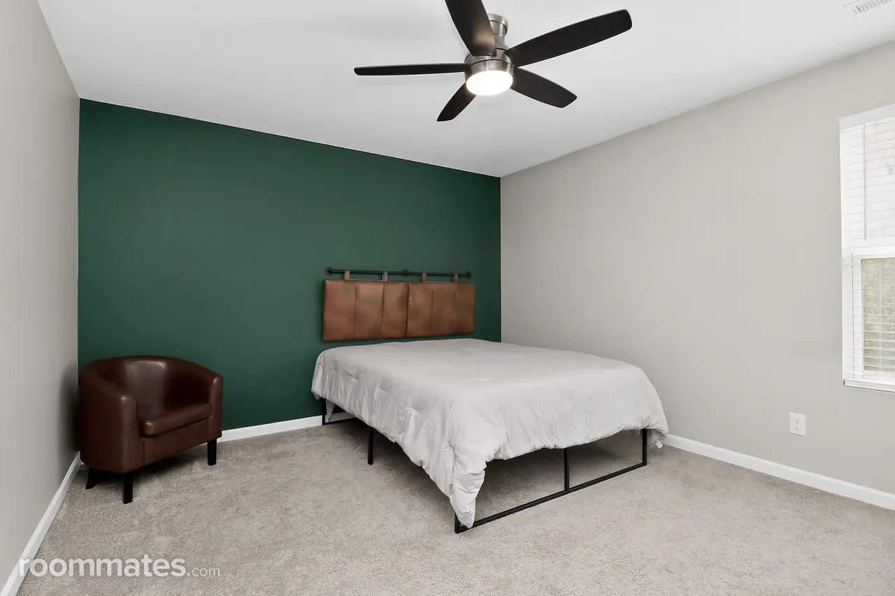 Profile photo 5 of 11