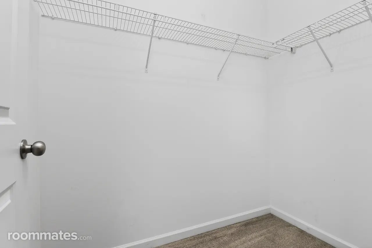 Profile photo 7 of 11