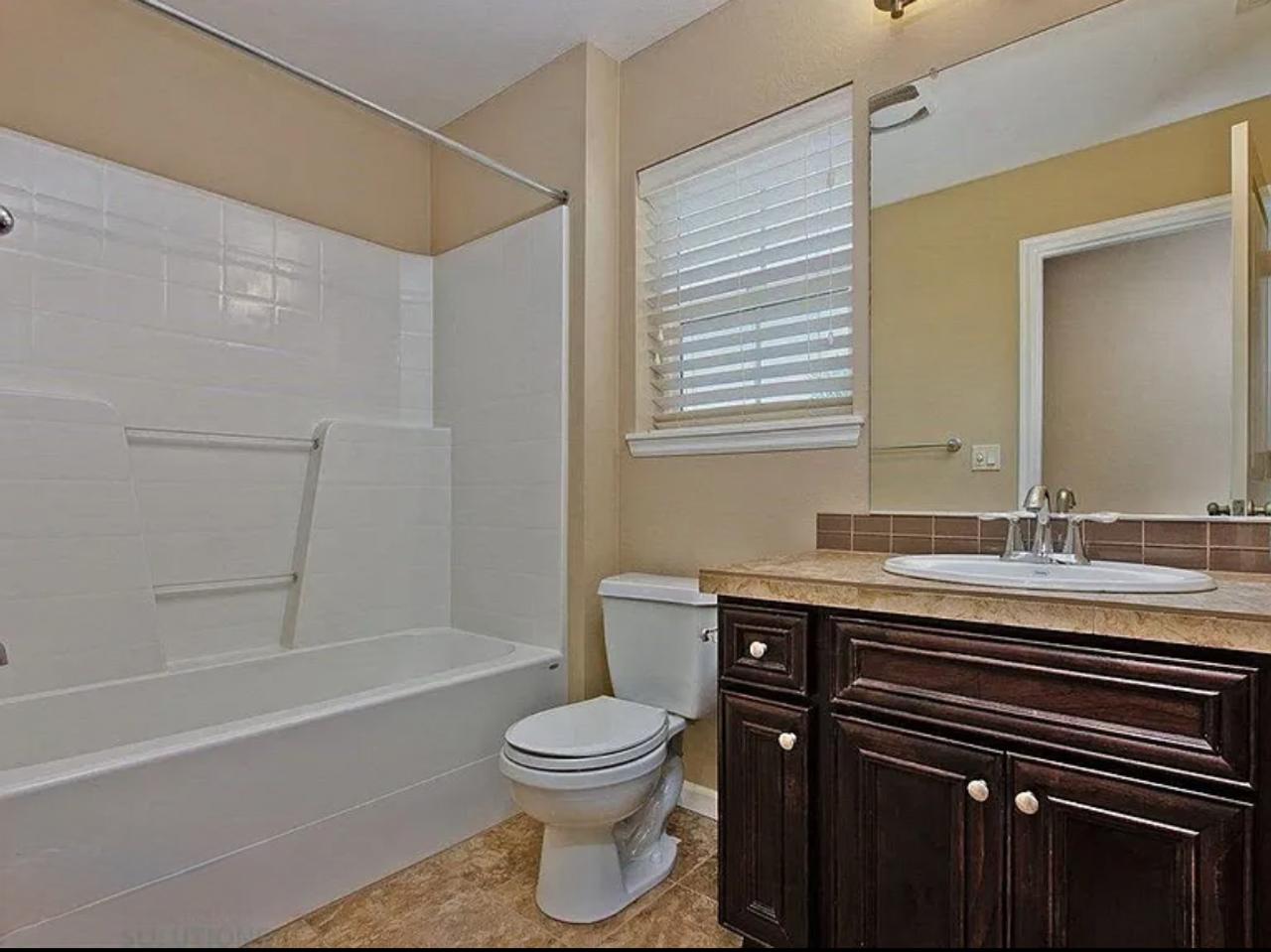 Profile photo 4 of 11