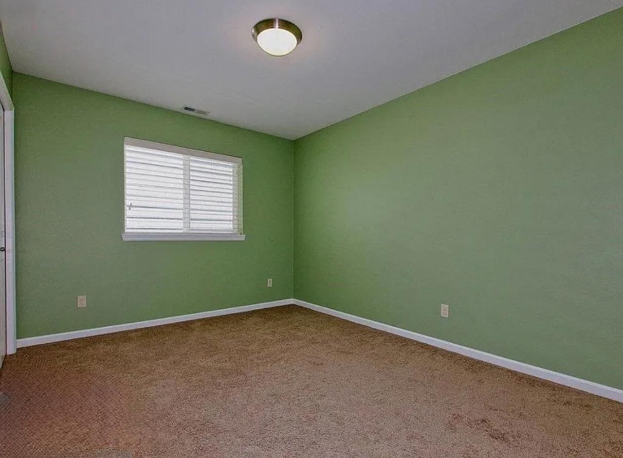 Profile photo 10 of 11