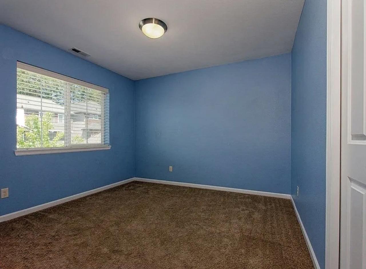 Profile photo 7 of 11