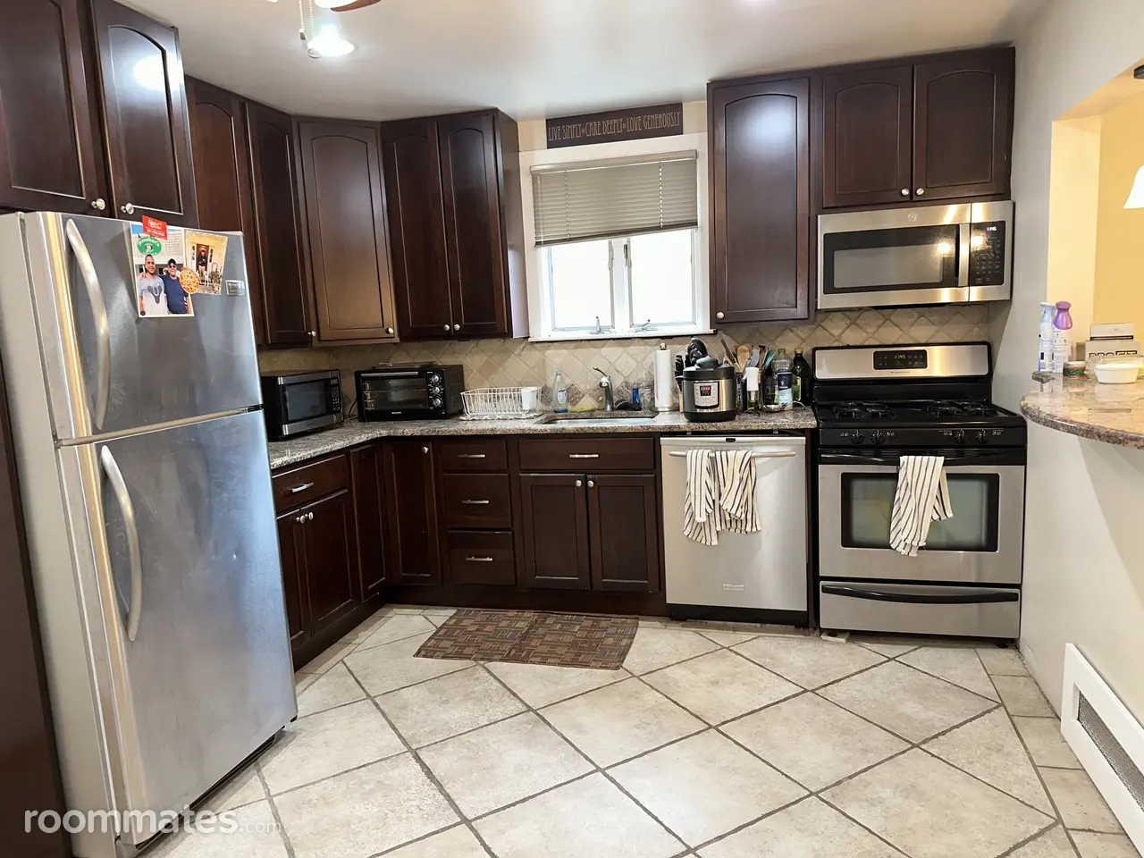 Profile photo 7 of 10