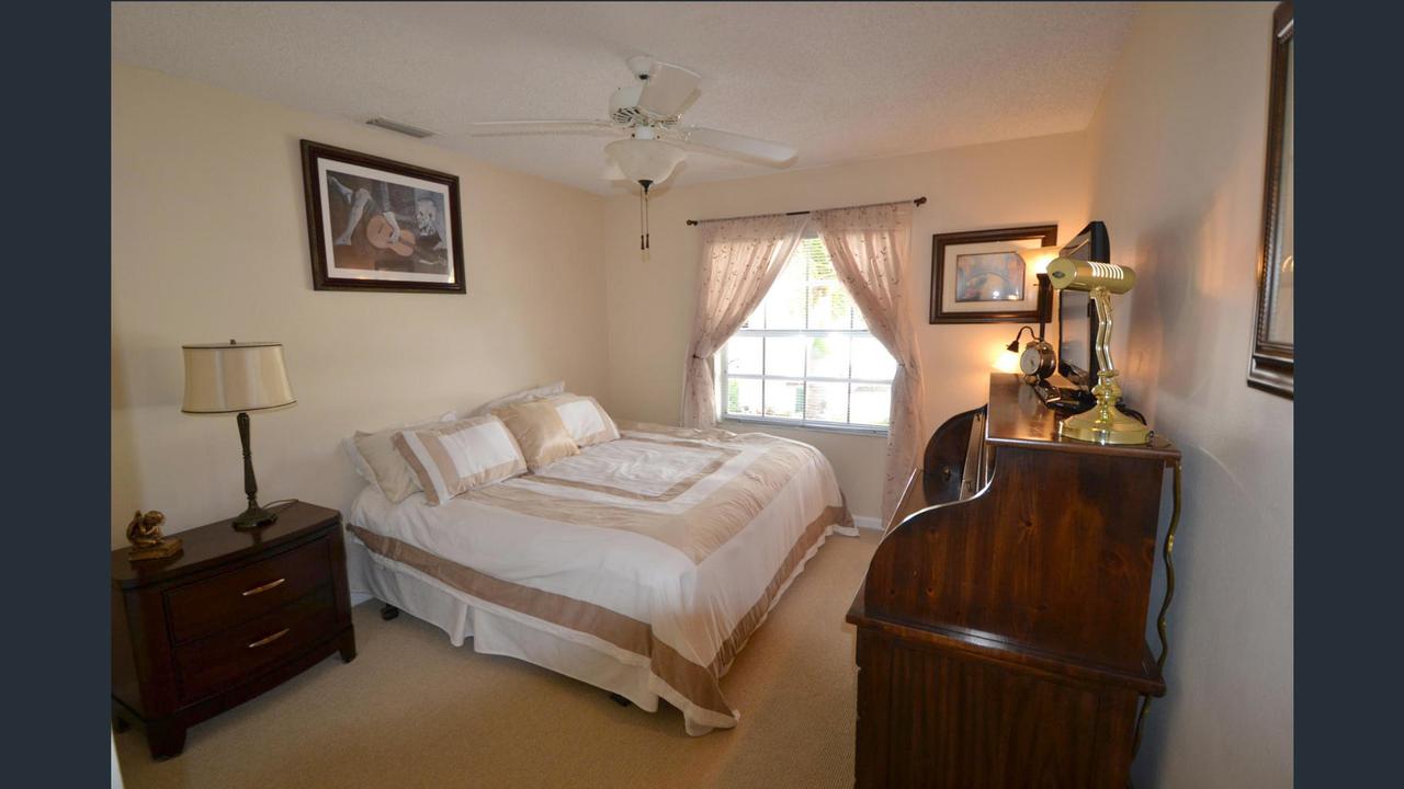 Profile photo 1 of 7