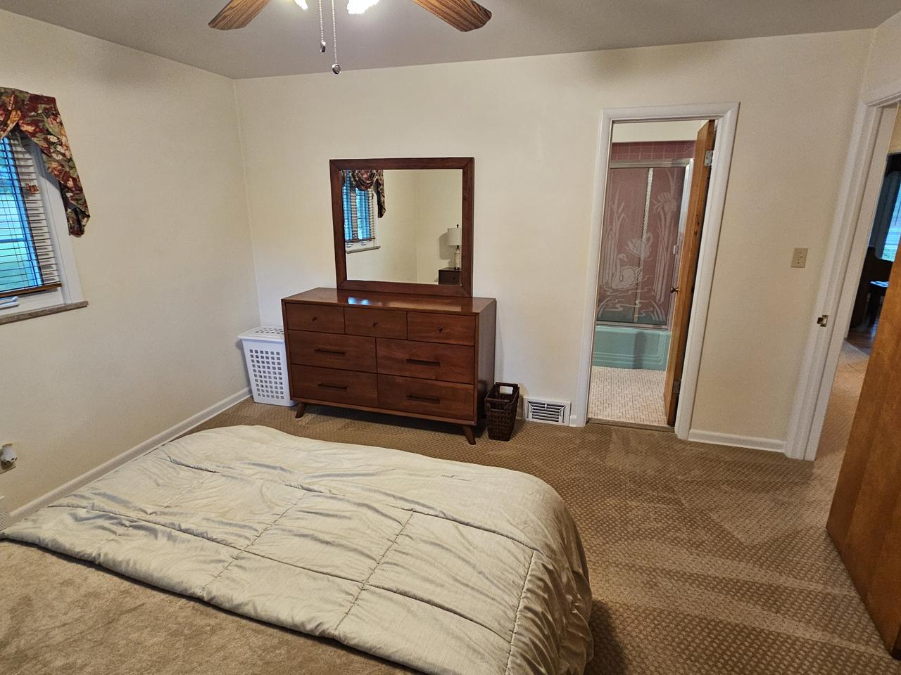 Profile photo 3 of 11