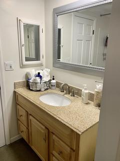 Room for rent in Thousand Oaks, CA $1200, house