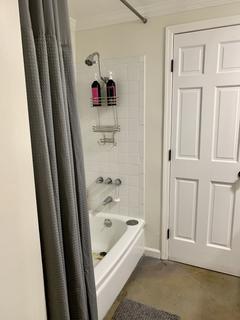 Room for rent in Thousand Oaks, CA $1200, house