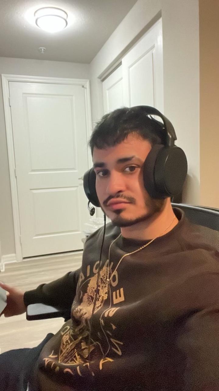 Profile photo 1 of 4