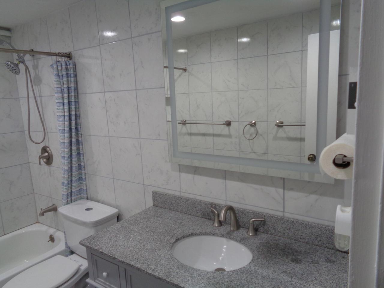 Profile photo 14 of 17