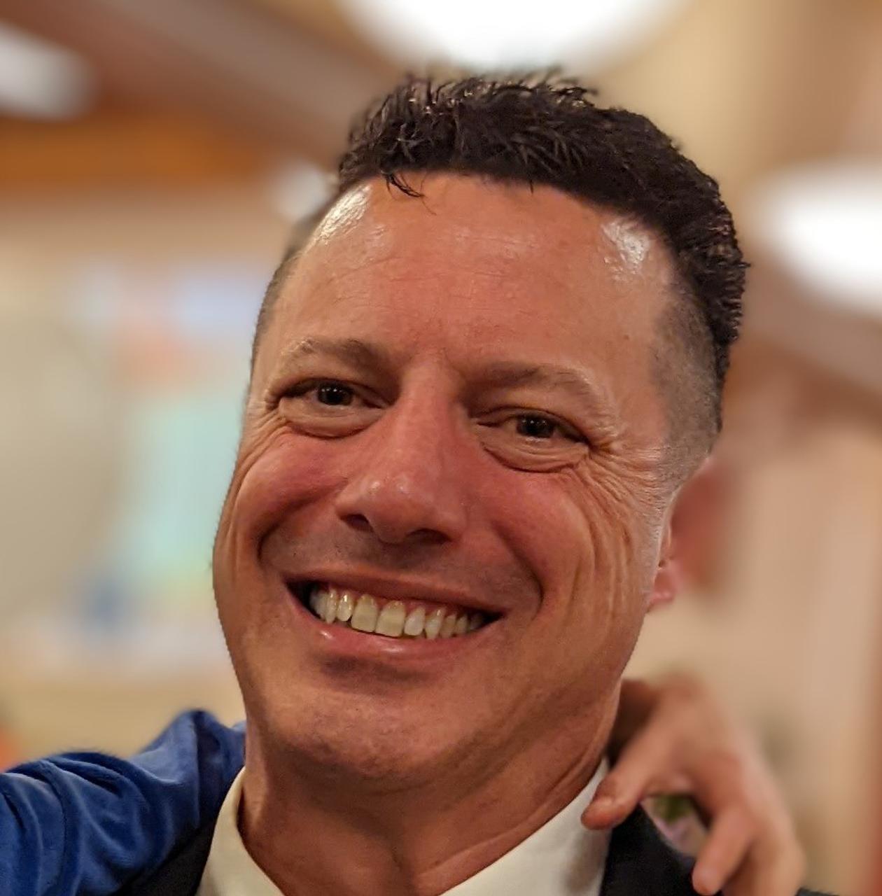 Profile photo 10 of 10