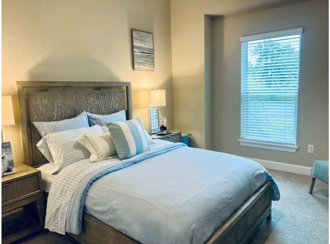 Profile photo 3 of 10