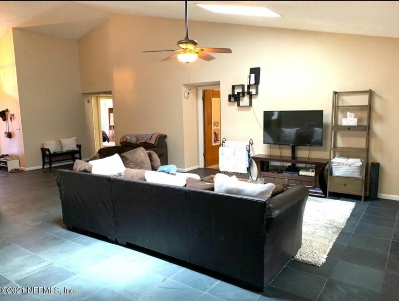 Profile photo 4 of 11