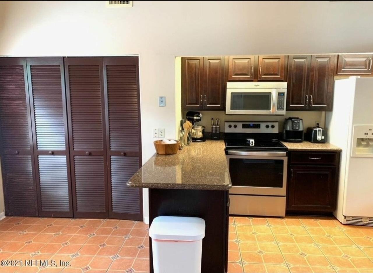 Profile photo 8 of 11