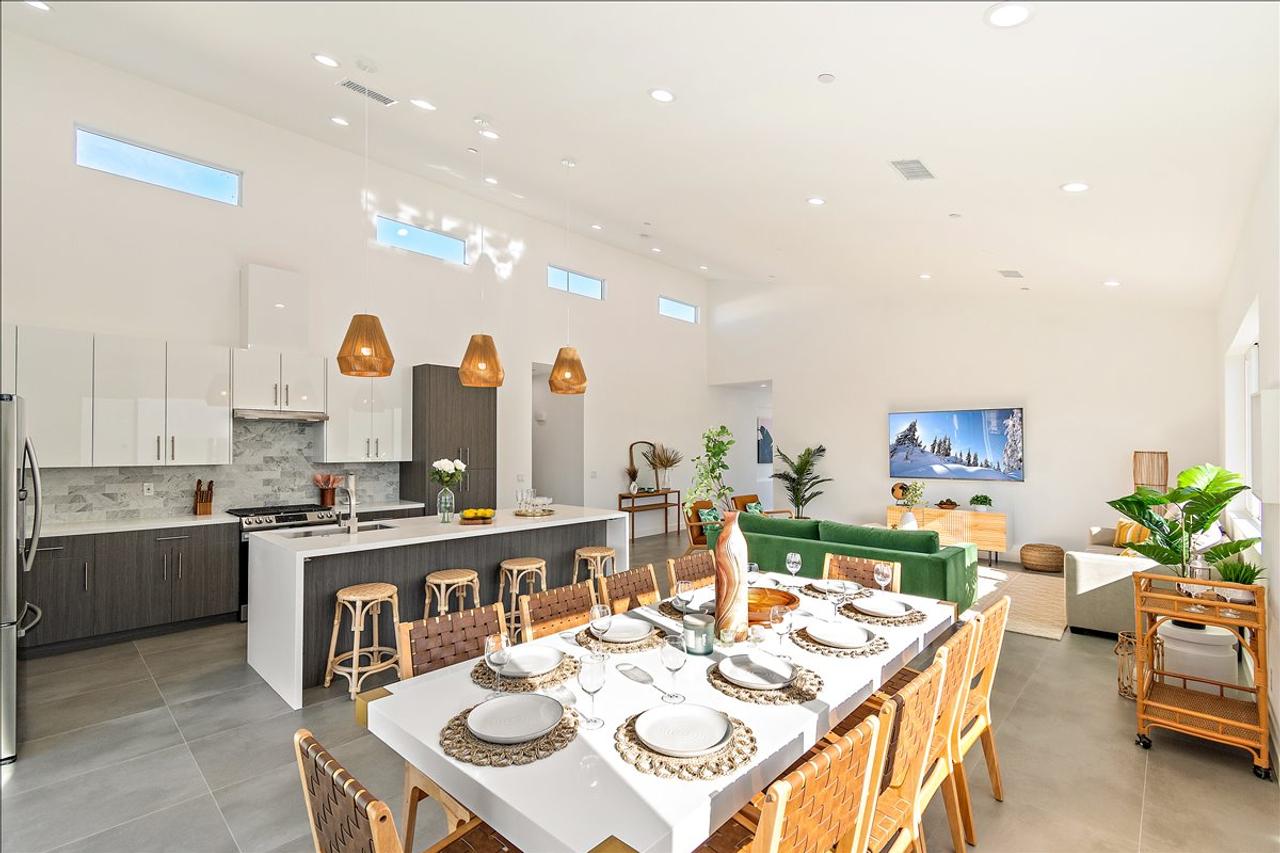 Profile photo 3 of 8