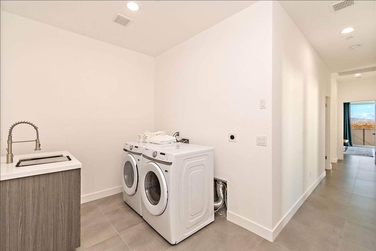 Profile photo 6 of 8