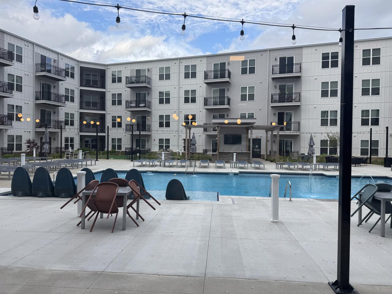 Profile photo 6 of 17