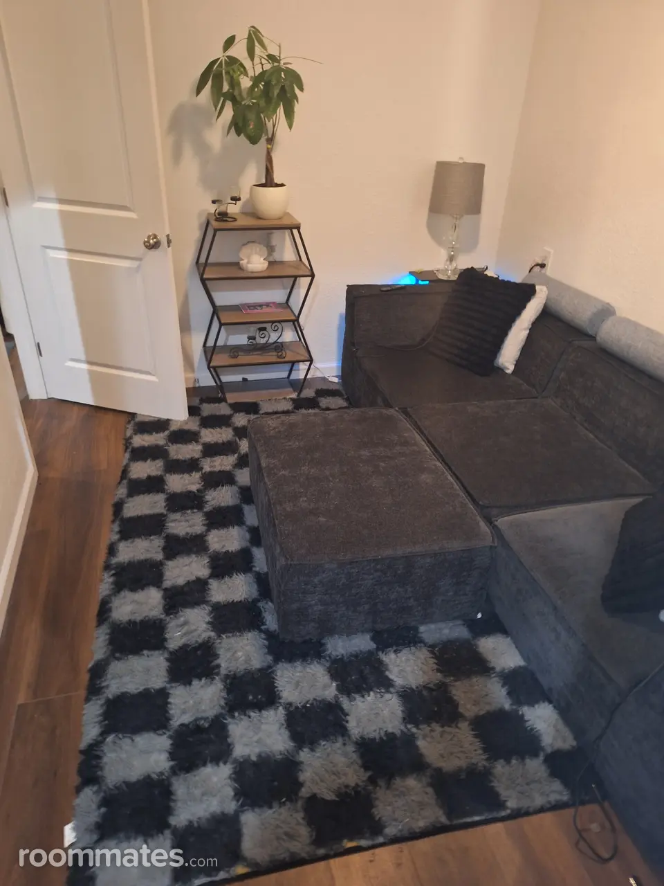 Profile photo 1 of 21