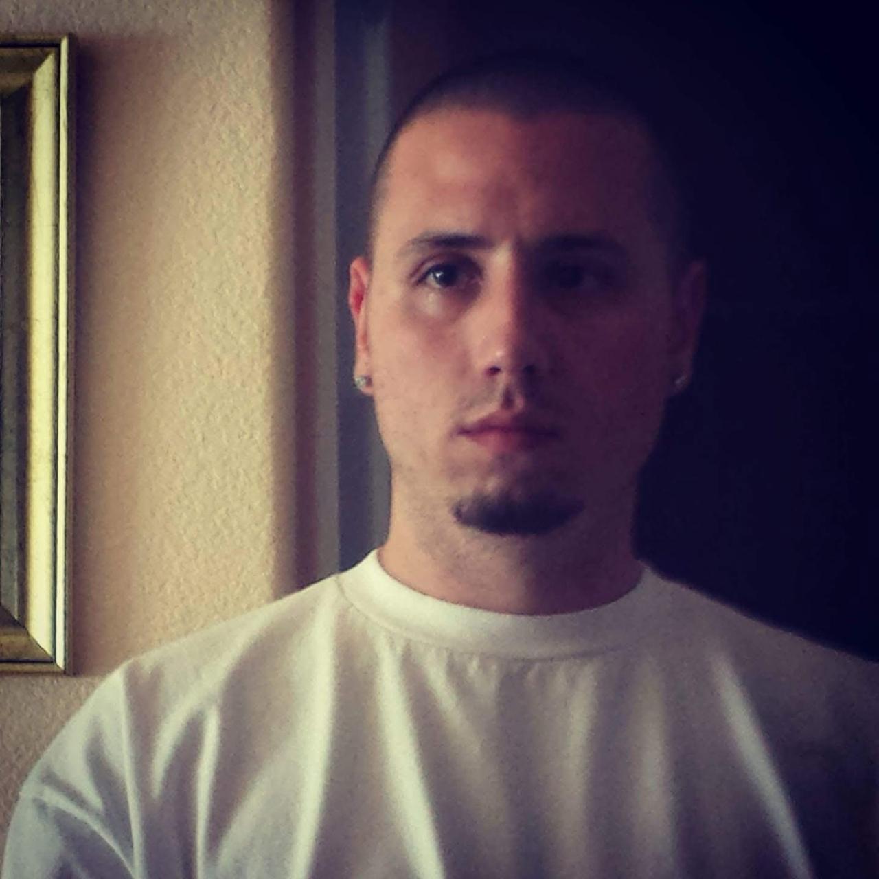 Profile photo 14 of 21