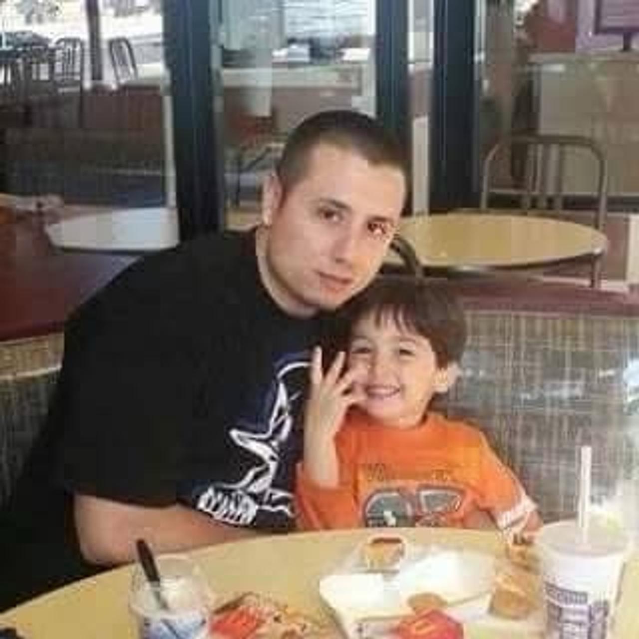 Profile photo 12 of 21