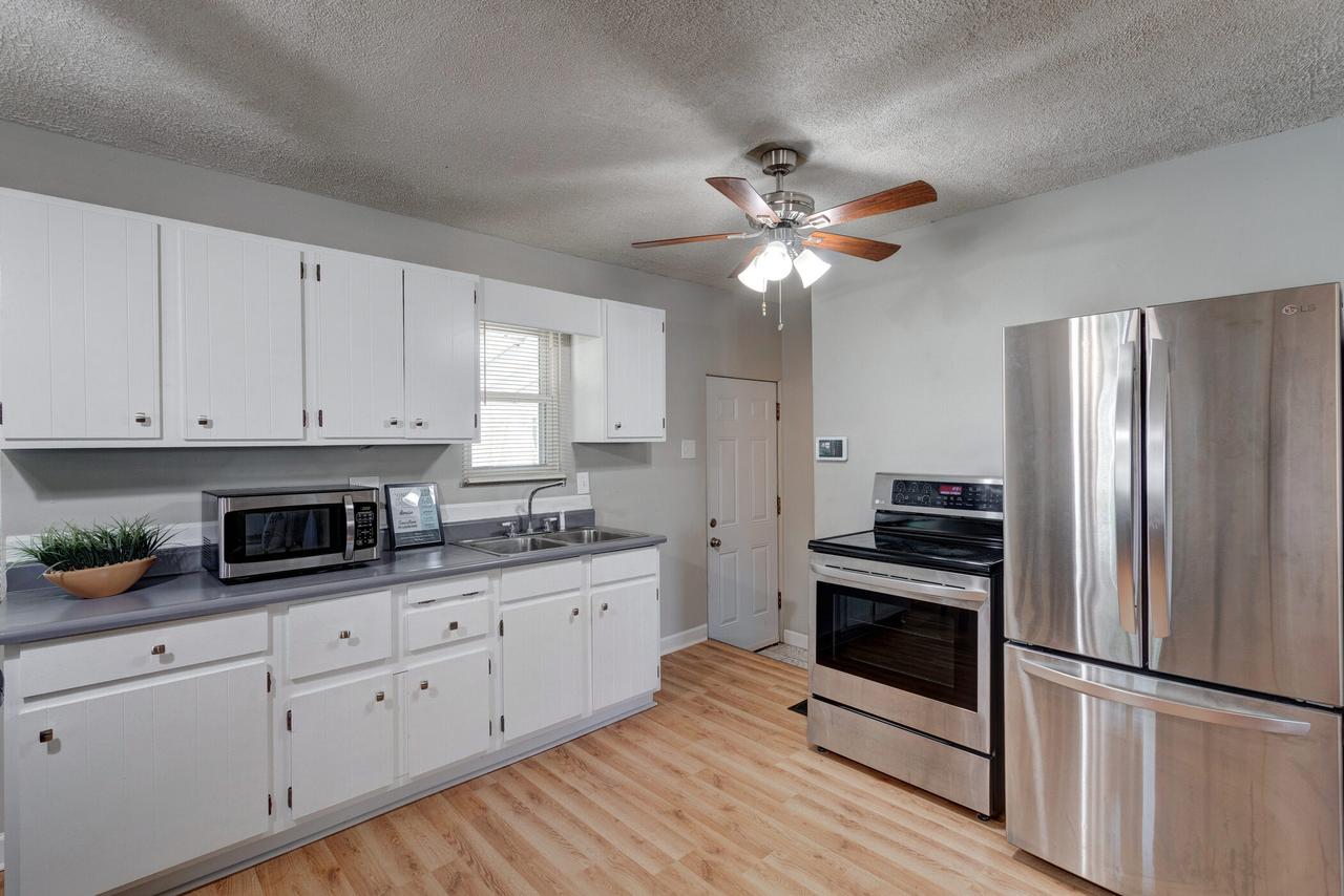 Profile photo 2 of 17