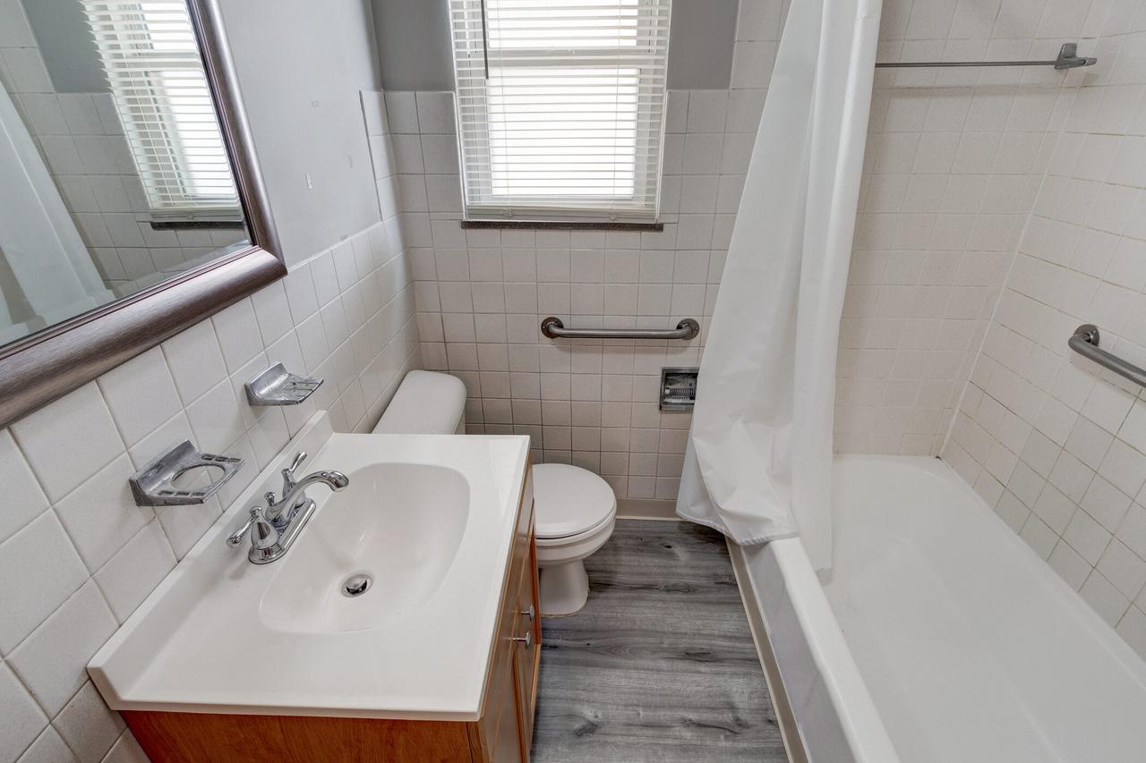 Profile photo 5 of 17