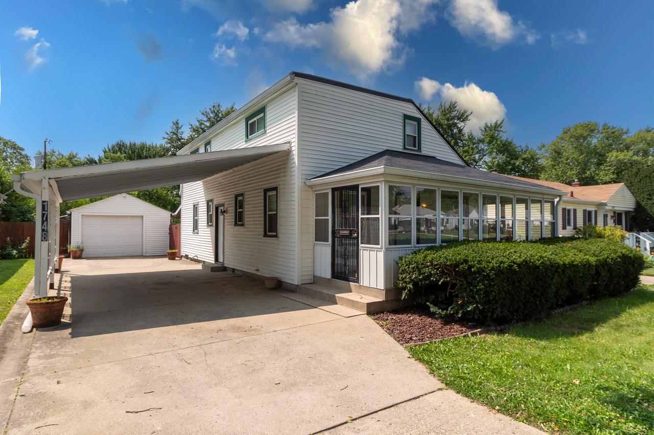 Profile photo 4 of 17