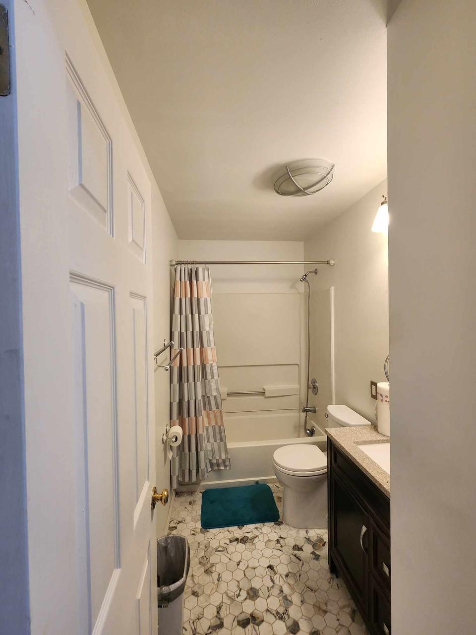 Profile photo 1 of 10