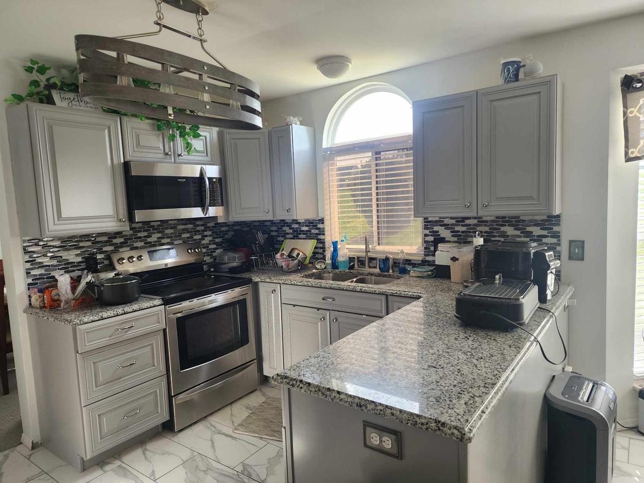 Profile photo 7 of 10