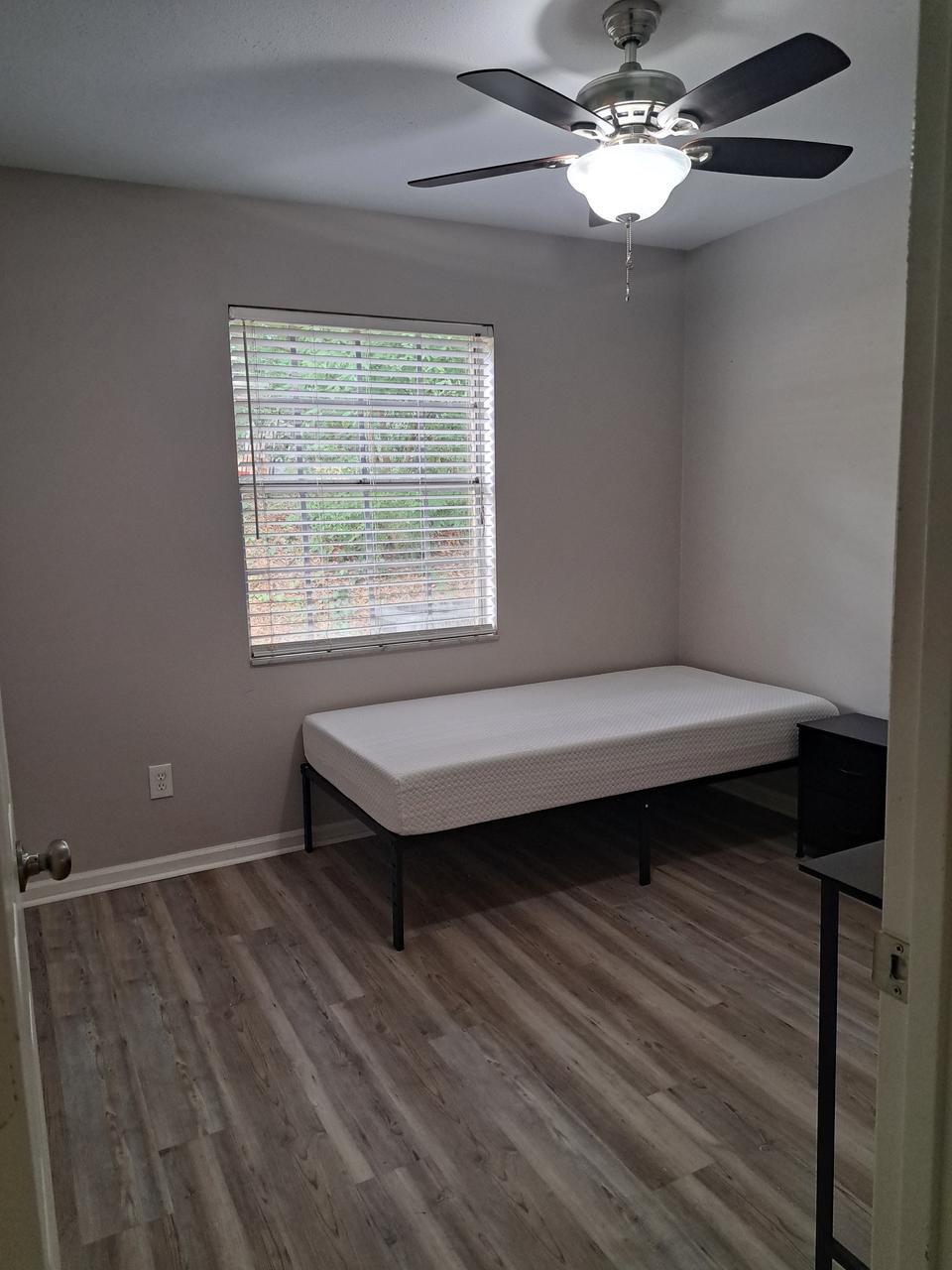 Profile photo 6 of 10