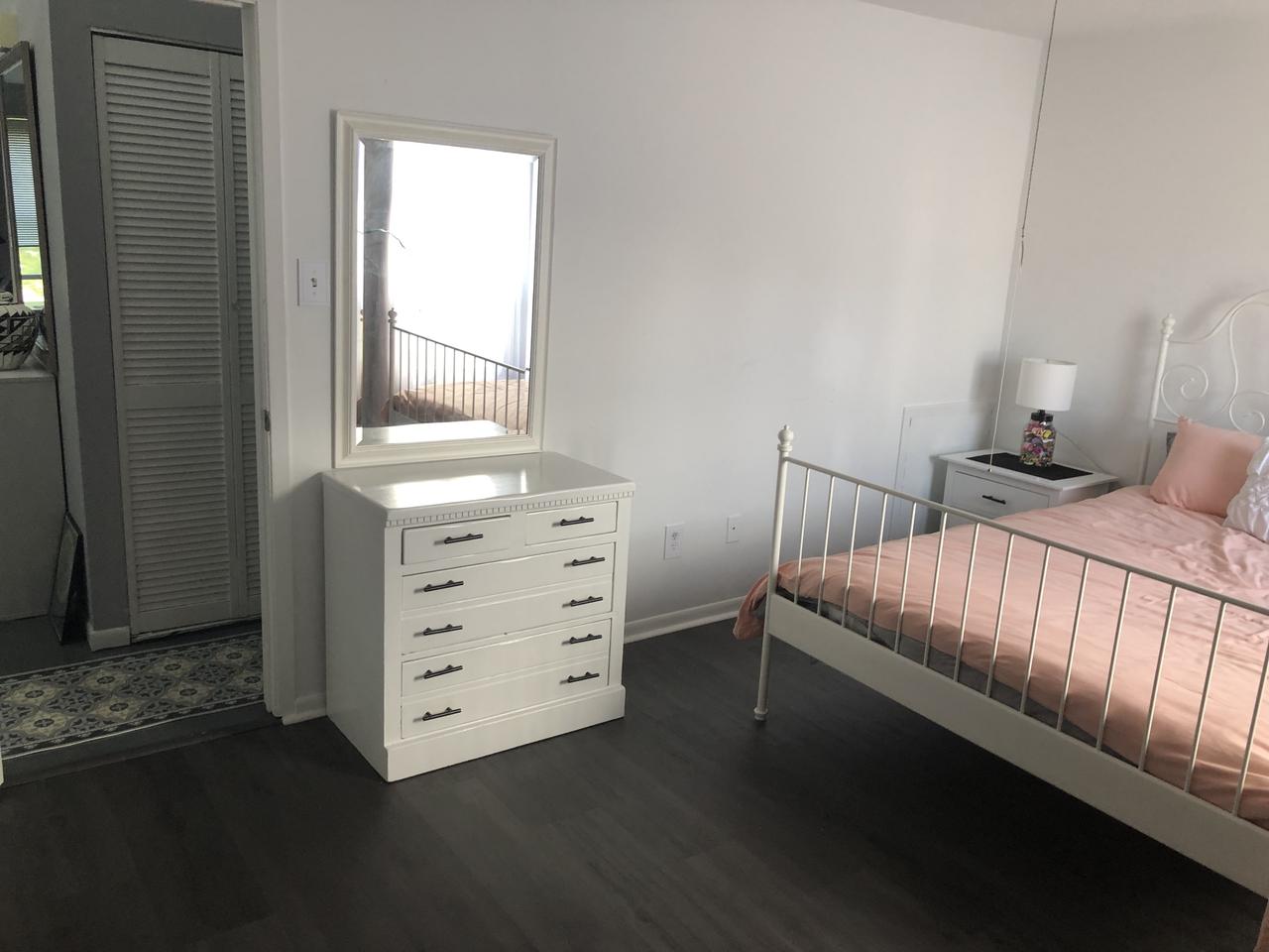 Profile photo 3 of 9