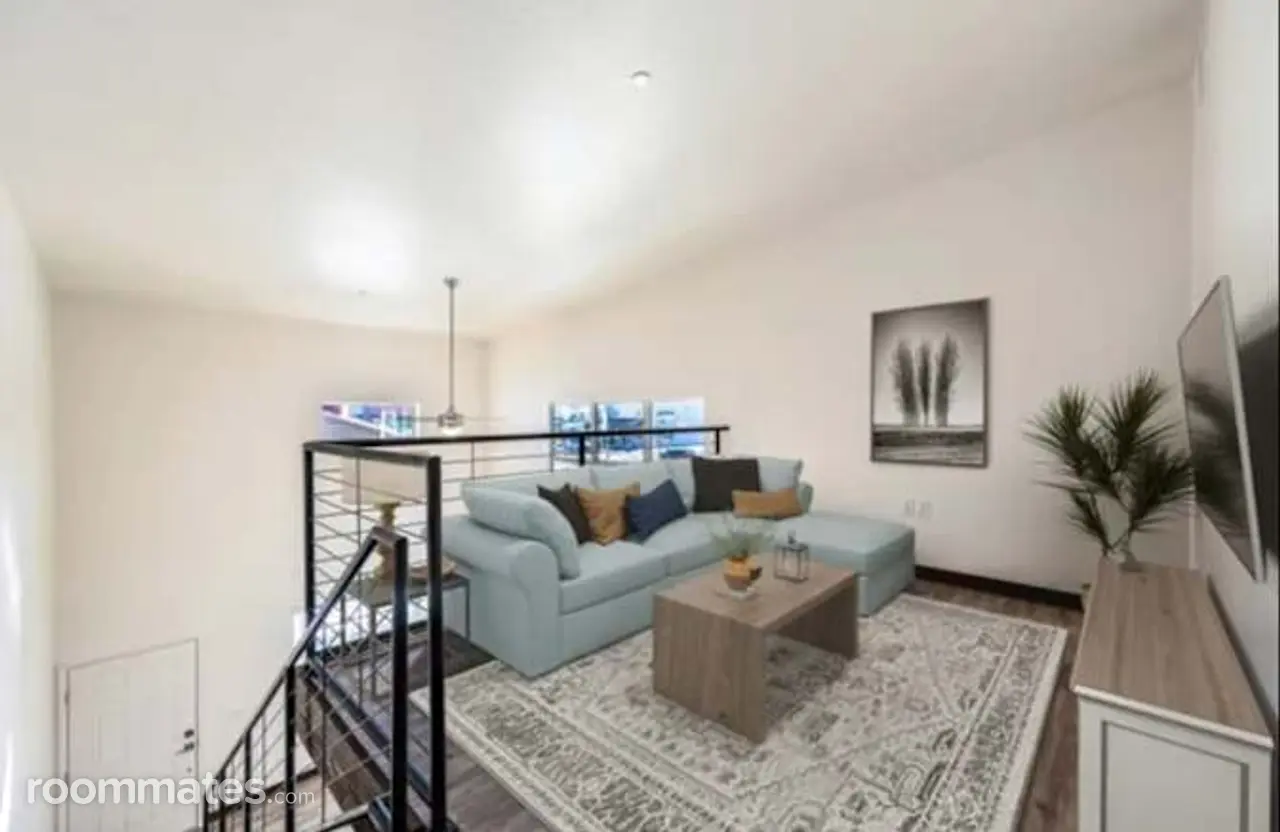 Profile photo 3 of 7