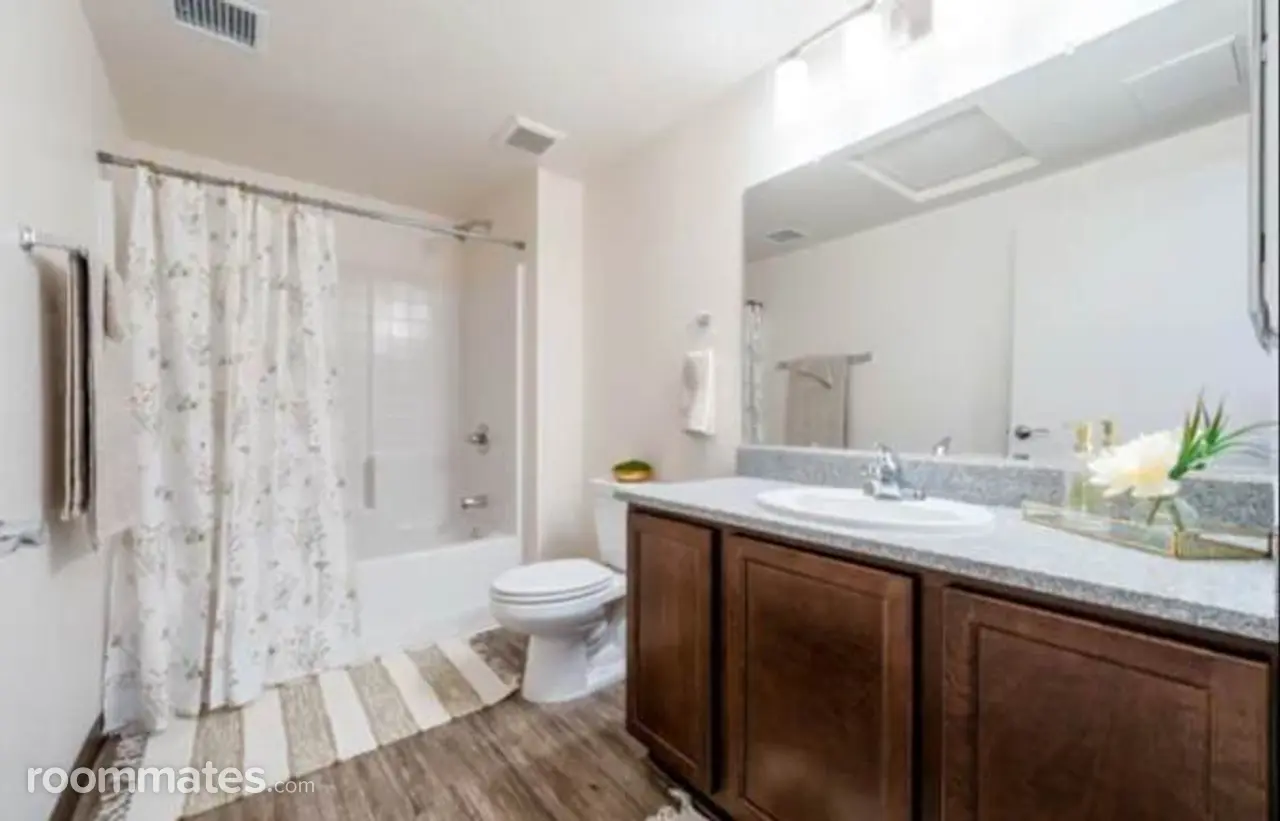 Profile photo 4 of 7