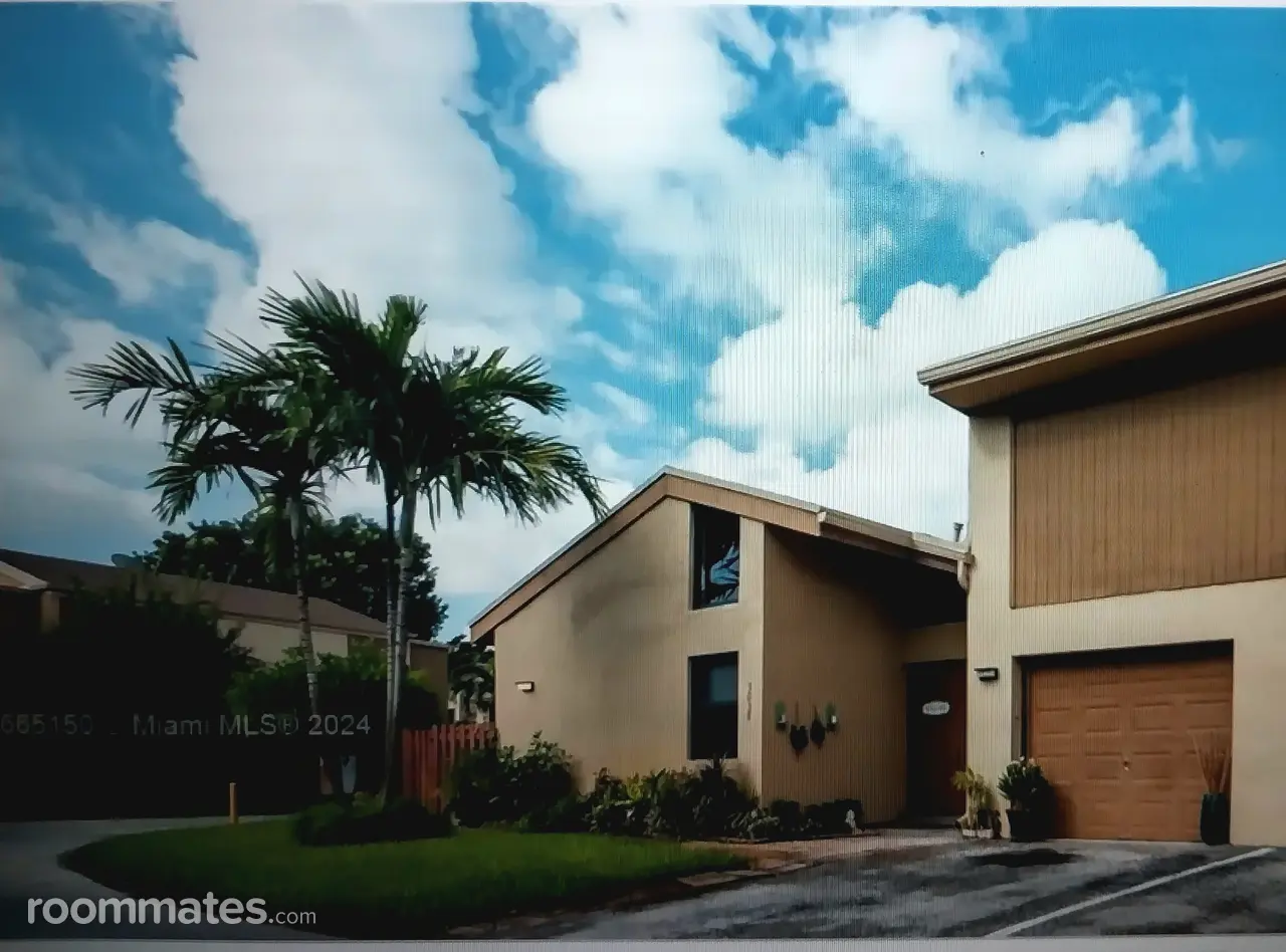 Profile photo 1 of 6