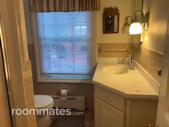 Room for rent in West Chester, PA $750, house