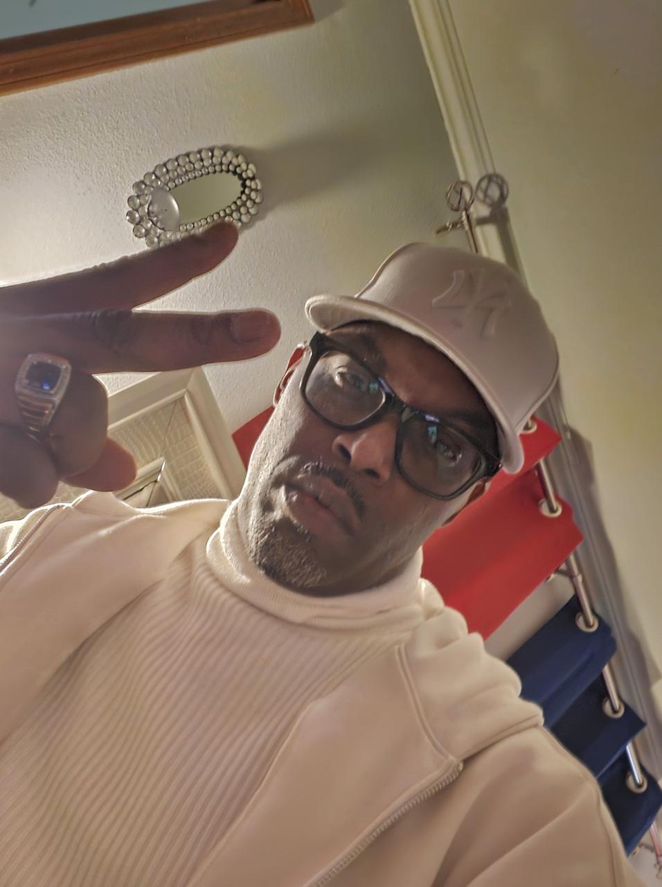 Profile photo 8 of 9