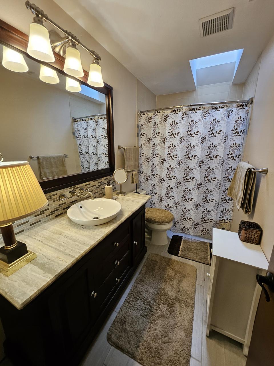 Profile photo 6 of 9