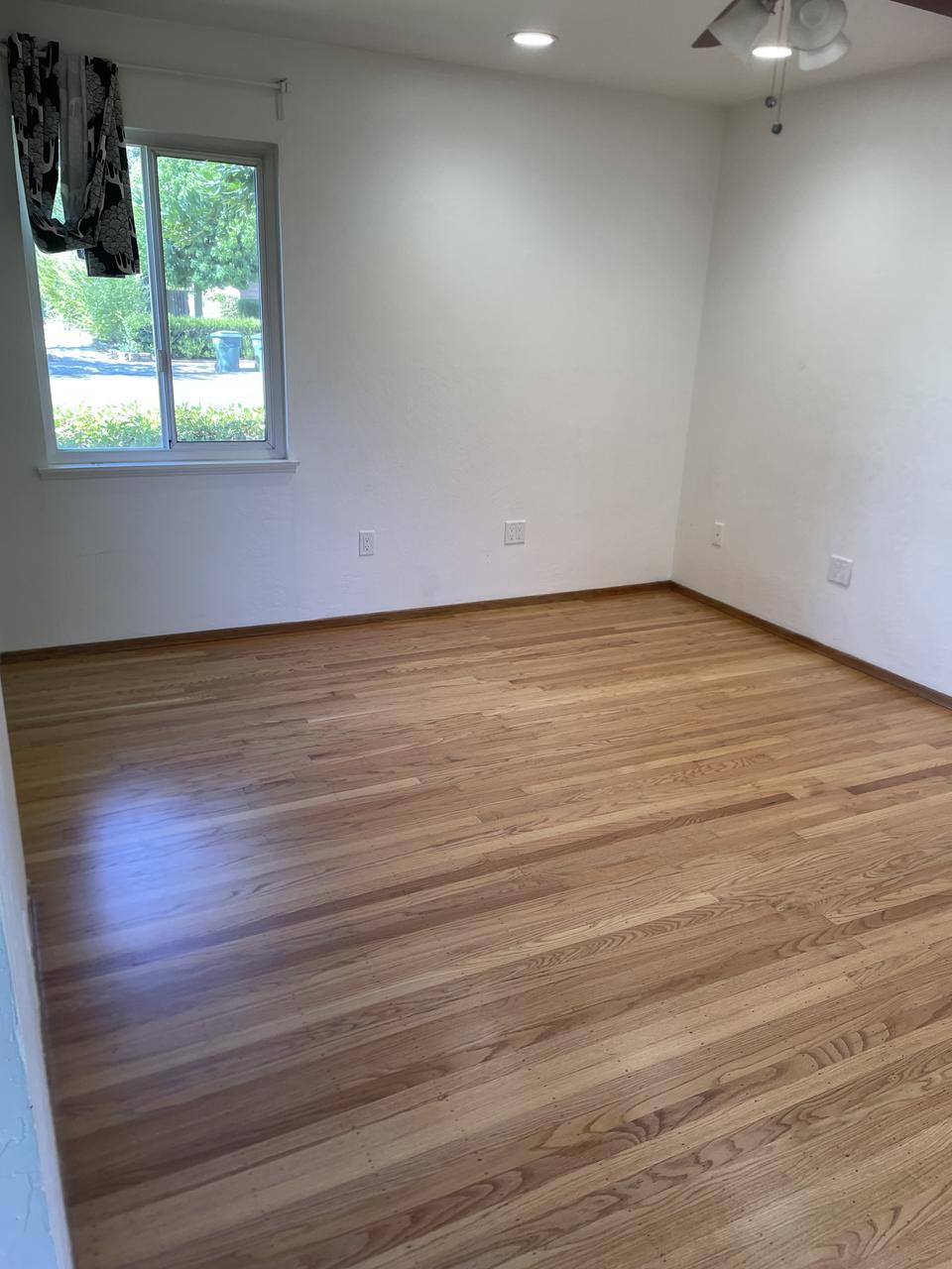 Profile photo 7 of 11