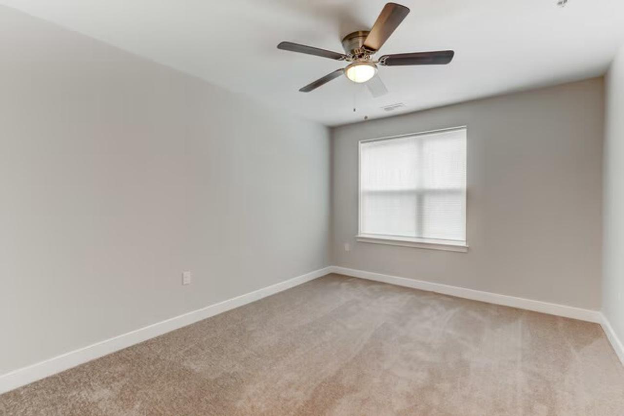 Profile photo 3 of 4